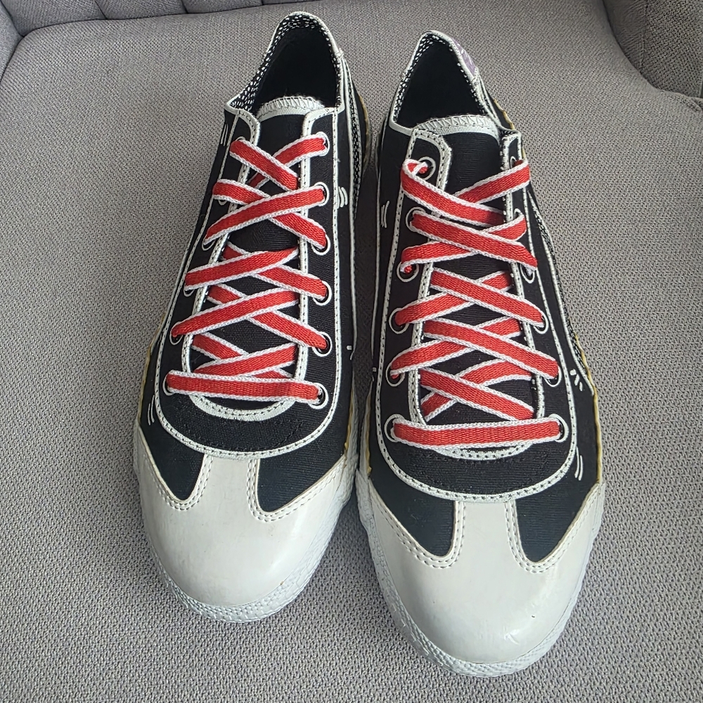Puma 917 Black Sneakers with White Trim and Red Logo Men's Like New